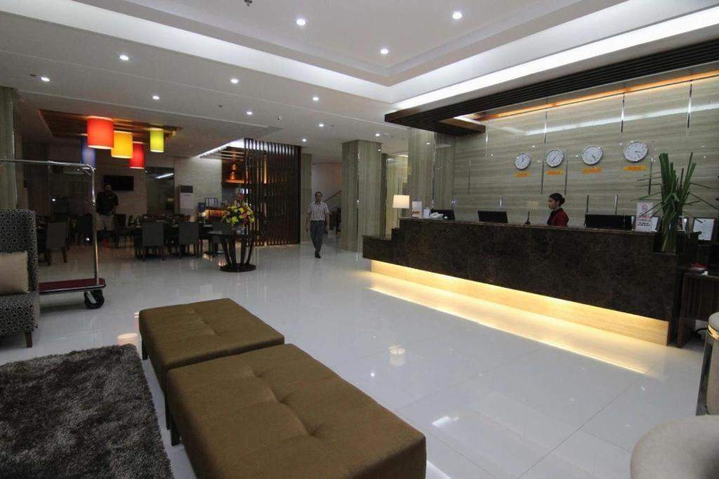 District 21 Hotel Iloílo Exterior foto